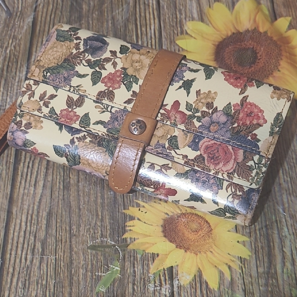 Patricia Nash Floral Leather Wristlet Clutch